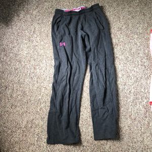 gray under armour sweatpants.